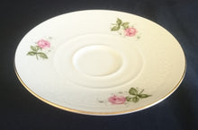 Lade das Bild in den Galerie-Viewer, 2er Set UNTERTASSEN "Annabell" - Porzellan, Goldrand Flora Rosenblumen Blüten Relief Motiv Dekor