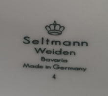 Lade das Bild in den Galerie-Viewer, KAFFEETASSE - Porzellan, Einfärbiges Gastronomisches Motiv Dekor