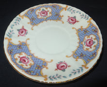 Lade das Bild in den Galerie-Viewer, 2er TEE SAMMELGEDECK - Porzellan, Flora Rosenblumen Blüte Abstrakt Goldrand Motiv Dekor (BC)