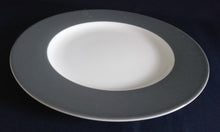 Lade das Bild in den Galerie-Viewer, 2er Set SPEISETELLER - Porzellan, Grauer Breiter Rand Motiv Dekor