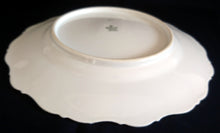 Lade das Bild in den Galerie-Viewer, SPEISETELLER "Theresia" - Porzellan, Asiatischer Garten Flora Blumen Pflanzen Abstrakt Motiv Gewölbter Goldrand Dekor