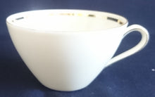 Lade das Bild in den Galerie-Viewer, 2er Set TEETASSEN - Porzellan, Goldrand Klassisch Motiv Dekor