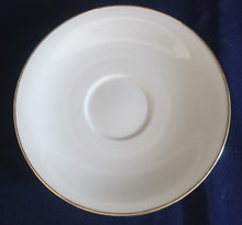 Lade das Bild in den Galerie-Viewer, 3er Teegedeck - Porzellan, Goldrand Klassisch Motiv Dekor