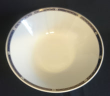 Lade das Bild in den Galerie-Viewer, 3er Set GROßE~ MITTLERE~ & KLEINE~ BEILAGENSCHÜSSEL - Porzellan, Abstrakt Linien Kreuze Goldrand Muster Motiv Dekor