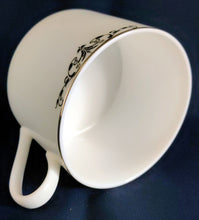 Lade das Bild in den Galerie-Viewer, 2er KAFFEEGEDECK - Porzellan, Abstrakt Geometrisch Zeichen Symbole Linien Rand Motiv Dekor