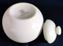 Lade das Bild in den Galerie-Viewer, 3er Set MILCHKÄNNCHEN & ZUCKERDOSE + DECKEL - Porzellan, Platin Oberer Linien Rand Motiv Dekor