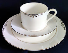 Lade das Bild in den Galerie-Viewer, 2er KAFFEEGEDECK - Porzellan, Abstrakt Geometrisch Zeichen Symbole Linien Rand Motiv Dekor