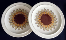 Lade das Bild in den Galerie-Viewer, 2er Set DESSERTTELLER - Porzellan, Geometrisches Abstraktes Wellen Zeichen Motiv Dekor