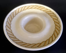 Lade das Bild in den Galerie-Viewer, EIERBECHER "Corda Avana" - Porzellan, Gedrehtes Seil Zopf Strick Motiv Dekor