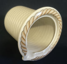 Lade das Bild in den Galerie-Viewer, 5er Set KAFFEEKANNE & MILCHKÄNNCHEN & ZUCKERDOSE + DECKEL "Corda Avana" - Porzellan, Gedrehtes Seil Zopf Strick Relief Motiv Dekor