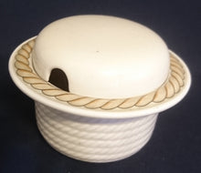 Lade das Bild in den Galerie-Viewer, 5er Set KAFFEEKANNE & MILCHKÄNNCHEN & ZUCKERDOSE + DECKEL "Corda Avana" - Porzellan, Gedrehtes Seil Zopf Strick Relief Motiv Dekor