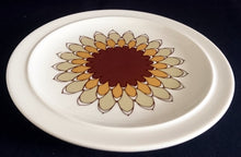 Lade das Bild in den Galerie-Viewer, 2er Set DESSERTTELLER - Porzellan, Geometrisches Abstraktes Wellen Zeichen Motiv Dekor