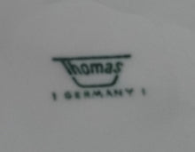 Lade das Bild in den Galerie-Viewer, 2er Set DESSERTTELLER - Porzellan, Geometrisches Abstraktes Wellen Zeichen Motiv Dekor