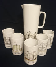 Lade das Bild in den Galerie-Viewer, 6er Set GETRÄNKEKANNE & ~BECHER - Porzellan, Jahrgänge Aufschrift Segelschiffe Motiv Dekor