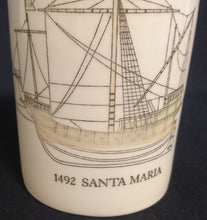 Lade das Bild in den Galerie-Viewer, GETRÄNKEBECHER "Segelschiffe" - Porzellan, Jahr 1492 Aufschrift Santa Maria Segelschiff Motiv Dekor (BC)