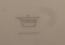 Lade das Bild in den Galerie-Viewer, 6er Set GETRÄNKEKANNE & ~BECHER - Porzellan, Jahrgänge Aufschrift Segelschiffe Motiv Dekor