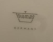 Lade das Bild in den Galerie-Viewer, GETRÄNKEBECHER "Segelschiffe" - Porzellan, Jahr 1692 Aufschrift Hjorten Segelschiff Motiv Dekor (BC)