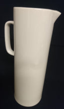 Lade das Bild in den Galerie-Viewer, 6er Set GETRÄNKEKANNE & ~BECHER - Porzellan, Jahrgänge Aufschrift Segelschiffe Motiv Dekor