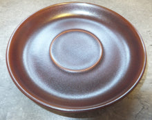 Lade das Bild in den Galerie-Viewer, 2er Set UNTERTASSEN - Keramik / Steingut, Einfärbiges Landhaus Garten Motiv Dekor