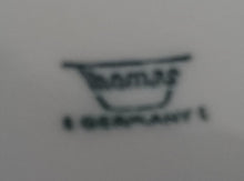 Lade das Bild in den Galerie-Viewer, 3er Set MILCHKÄNNCHEN & ZUCKERDOSE MIT DECKEL - Porzellan, Geometrisches Abstraktes Wellen Zeichen Motiv Dekor