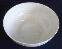 Lade das Bild in den Galerie-Viewer, SALAT~ BEILAGENSCHALE - Porzellan, Einfärbiges Gastronomisches Motiv Dekor (nBC)