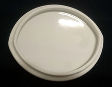 Lade das Bild in den Galerie-Viewer, ZUCKERDOSEN DECKEL "York Cubic" - Porzellan, Abstrakt Geometrisches Balken Rechteck Geschwungene Streifen Motiv Dekor