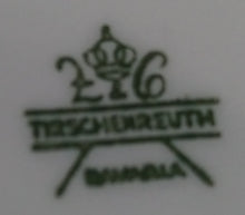 Lade das Bild in den Galerie-Viewer, DESSERTTELLER - Porzellan, Flora Nelken Blumenblüten Pflanzen Motiv Dekor (nBC)