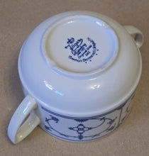 Lade das Bild in den Galerie-Viewer, 2er Set 2er SUPPENTASSEN GEDECKE - Porzellan, Indisch Blau Strohblumen Motiv Dekor