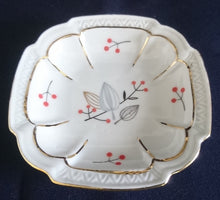 Lade das Bild in den Galerie-Viewer, 5er Set BEILAGENSCHÄLCHEN - Porzellan, Gold Linien Flora Pflanzen Randwölbungen Relief Motiv Dekor