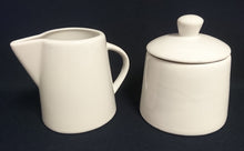 Lade das Bild in den Galerie-Viewer, MILCHKÄNNCHEN "Atrium" - Porzellan, Gastronomisches Einfärbiges Motiv Form Dekor (BC)