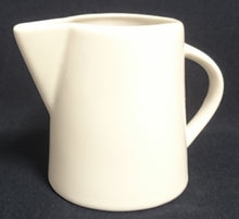 Lade das Bild in den Galerie-Viewer, MILCHKÄNNCHEN "Atrium" - Porzellan, Gastronomisches Einfärbiges Motiv Form Dekor (BC)