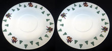 Lade das Bild in den Galerie-Viewer, 2er Set UNTERTASSEN - Porzellan, Schneeflocken Baum Bäume Motiv Dekor