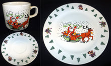 Lade das Bild in den Galerie-Viewer, DESSERTTELLER - Porzellan, Weihnachtsmann Schlitten Rentier Schneeflocken Baum Bäume Motiv Dekor