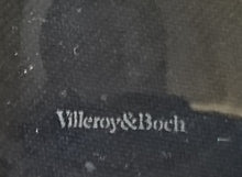 Lade das Bild in den Galerie-Viewer, DESSERTSCHALE - Hartglas, Senkrechte Linien Relief Motiv Dekor