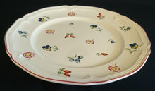 Lade das Bild in den Galerie-Viewer, DESSERTTELLER "Petite Fleur" - Porzellan, Flora Verschiedene Blumenblüten Blatt Blätter Motiv Dekor