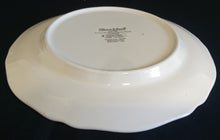 Lade das Bild in den Galerie-Viewer, DESSERTTELLER "Petite Fleur" - Porzellan, Flora Verschiedene Blumenblüten Blatt Blätter Motiv Dekor