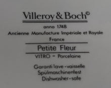 Lade das Bild in den Galerie-Viewer, SPEISETELLER "Petite Fleur" - Porzellan, Flora Verschiedene Blumenblüten Blatt Blätter Motiv Dekor