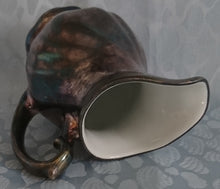 Lade das Bild in den Galerie-Viewer, 5er Set MOCCA KAFFEEKANNE MIT DECKEL & MILCHKÄNNCHEN & ZUCKERDOSE MIT DECKEL - Porzellan, Silber Patiniert Wellen Relief Motiv Dekor