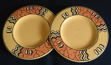 Lade das Bild in den Galerie-Viewer, 2er Set ESPRESSO UNTERTASSEN "Pasiega" - Keramik / Steingut, Abstrakt Geometrische Zeichen Spirale Linien Motiv Dekor