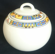 Lade das Bild in den Galerie-Viewer, 3er Set MILCHKÄNNCHEN & ZUCKERDOSE MIT DECKEL - Porzellan, Abstrakt Symbole Zeichen Geometrisches Motiv Dekor