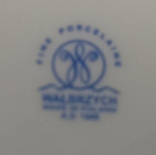 Lade das Bild in den Galerie-Viewer, 3er Set MILCHKÄNNCHEN & ZUCKERDOSE MIT DECKEL - Porzellan, Abstrakt Symbole Zeichen Geometrisches Motiv Dekor