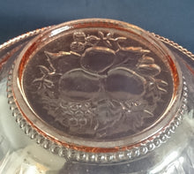 Lade das Bild in den Galerie-Viewer, OBST~ FRÜCHTESCHALE - Hartglas, Flora Obst Früchte Kettenglieder Rand Relief Motiv Dekor