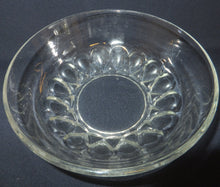 Lade das Bild in den Galerie-Viewer, BEILAGENSCHÜSSEL - Hartglas, Abstrakt Geometrisch Tropfen Dreieck Motiv Schliff Dekor