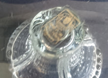 Lade das Bild in den Galerie-Viewer, TORTENPLATTEN ETAGERE - Hartglas, Geometrisches Abstraktes Dreieck Karo Gewölbter Welliger Relief Rand Motiv Dekor