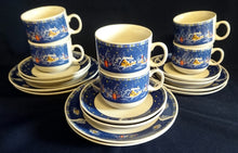 Lade das Bild in den Galerie-Viewer, DESSERTTELLER - Porzellan, Weihnachten Advent Schnee Dorf Haus Tannenbaum Sterne Motiv Dekor, Wellco Design