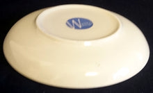 Lade das Bild in den Galerie-Viewer, UNTERTASSE - Porzellan, Weihnachten Advent Schnee Dorf Haus Tannenbaum Sterne Motiv Dekor