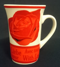 Lade das Bild in den Galerie-Viewer, 2er Set KAFFEETASSEN - Keramik / Steingut, Streifen Rand Flora Rosenblüten Alles Liebe With Love mon Amour Aufschrift Motiv Dekor