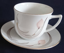 Lade das Bild in den Galerie-Viewer, 2er Set UNTERTASSE - Porzellan, Goldrand Flora Blumenblüte Relief Motiv Dekor