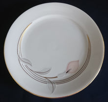 Lade das Bild in den Galerie-Viewer, DESSERTTELLER - Porzellan, Goldrand Flora Blumenblüte Relief Motiv Dekor