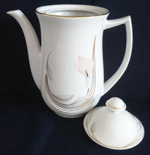 Lade das Bild in den Galerie-Viewer, 23 Teiliges KAFFEESERVICE - Porzellan, Goldrand Flora Blumenblüte Relief Motiv Dekor